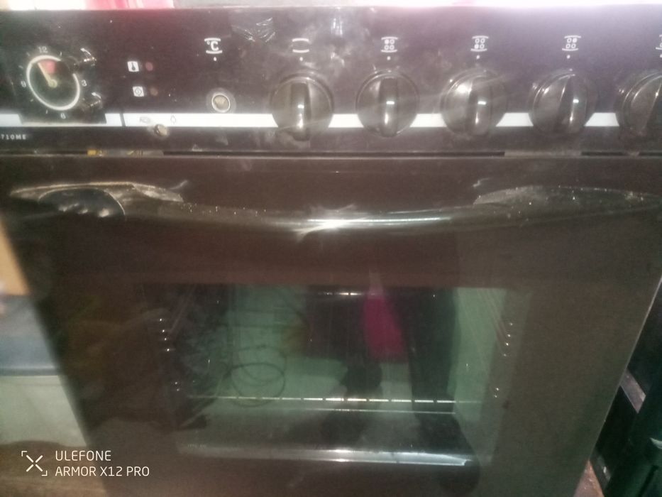 Porta forno Teka e bom estado  e forno para peças.