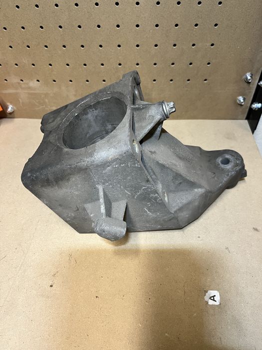 łapa silnika mercedes benz w906