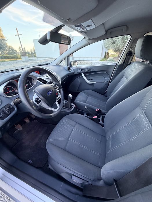 Ford fiesta 1.6 tdci motor PSA 110 cv exlente estado .