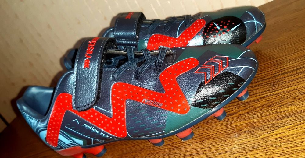 Бутси в чудовому стані 35 р