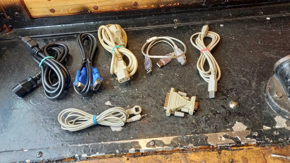 Кабеля VGA-VGA,USB 2.0.для пинтера,сетевой,ИПБ и др.