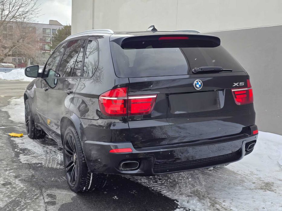 BMW X5 xDrive35i      2012