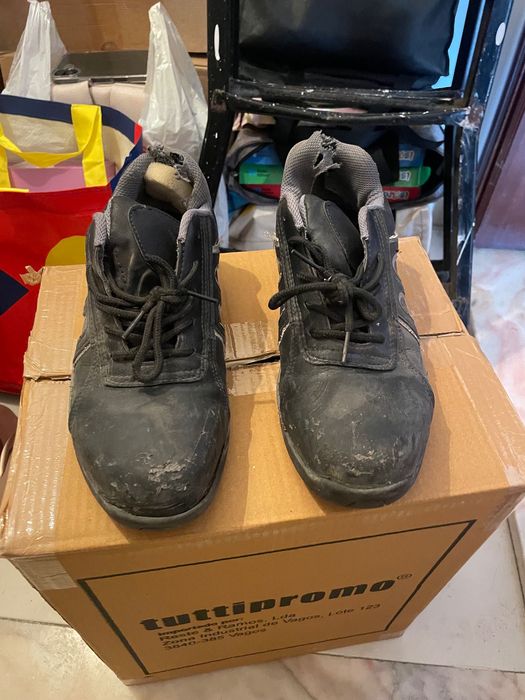botas de armazém 42 usadas