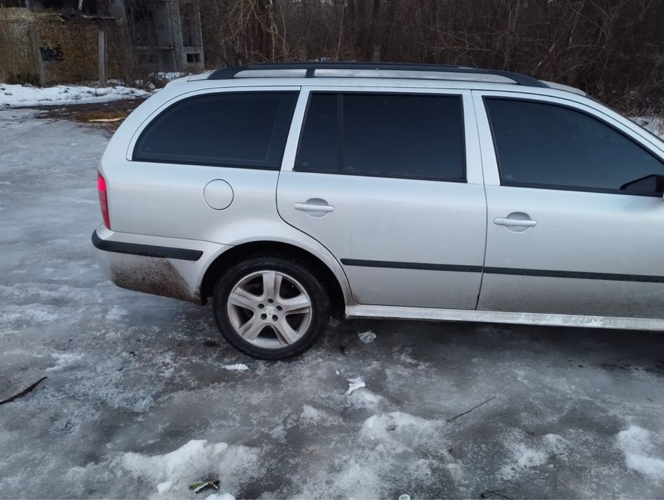 Продам машину Skoda
