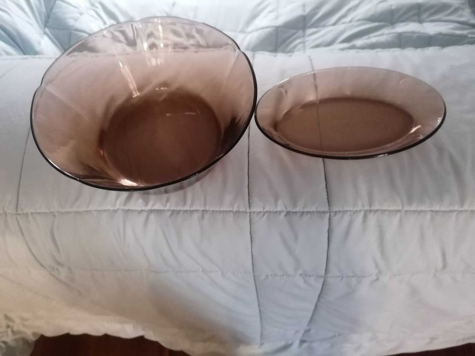Taça e travessa em vidro