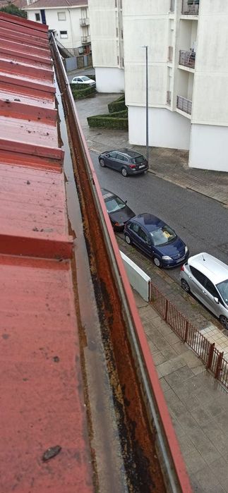 Remodelação e limpeza e impermeabilização de caleiras e limpeza de algerozes