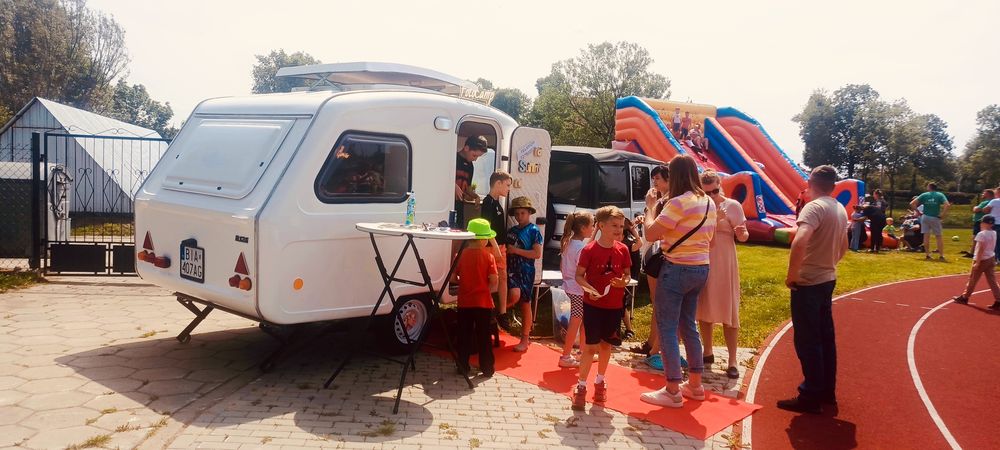 Fotocamp,. Fotoprzyczepa, fotobudka, fotokamper