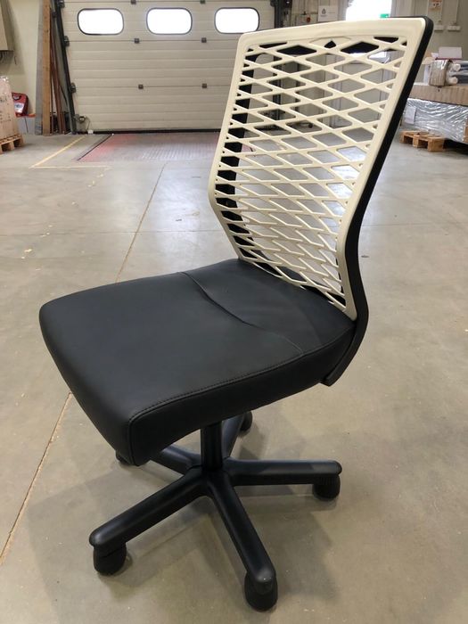 Stylowy kremowyfotel biurowy, eko skóra, -50%, outlet, ostatnie sztuki