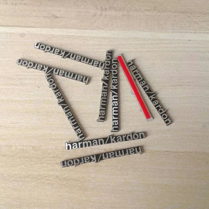 Emblema Harman / kardon ou Bose