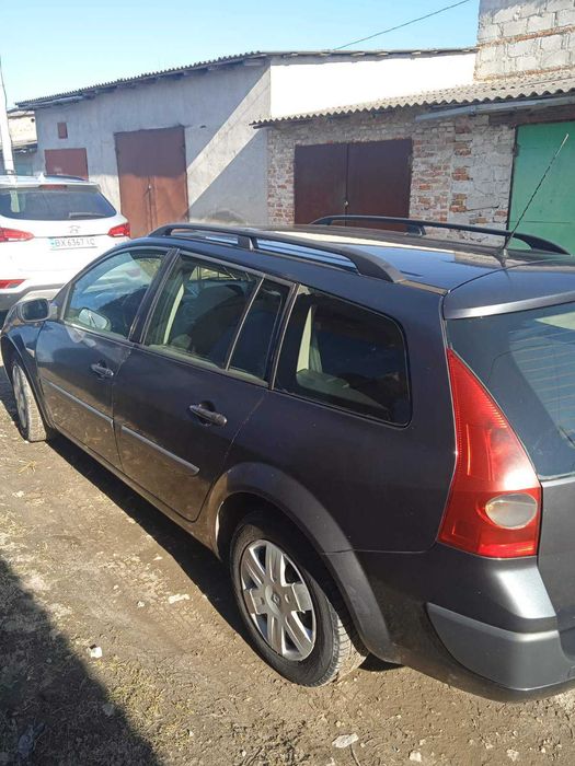 продаю свою машину рено