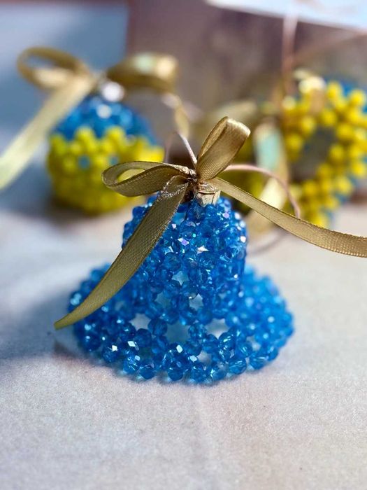 Ręcznie robione ozdoby choinkowe z koralików