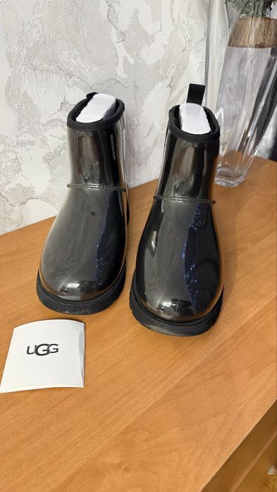 Продам UGG б/у 42 размера