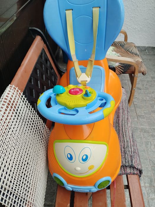 Carrinho andador Chicco com música