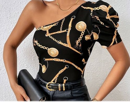 Bluzka damska odkrytym ramieniem