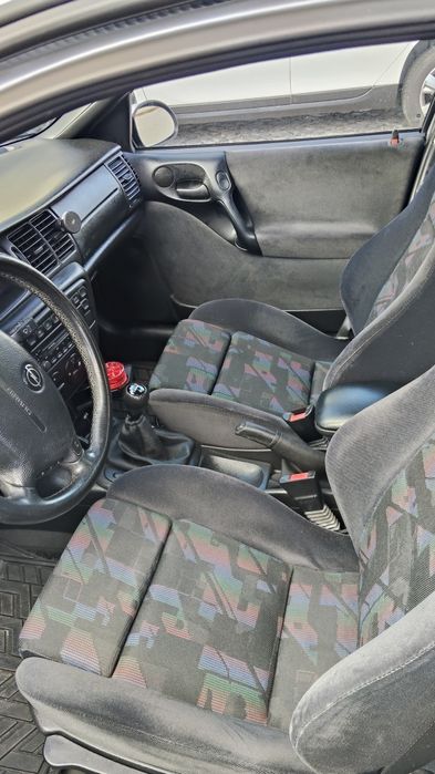 Opel Vectra B carrinha 1.6i 16 Sport