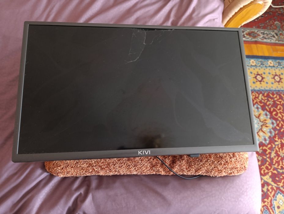 Продам телевізор на запчастини.