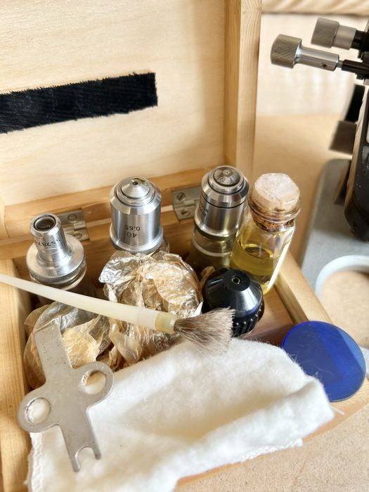 Микроскоп МБД-1 повний комплект з Припаратоводієм