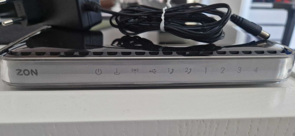 Router Netgear CVG834G