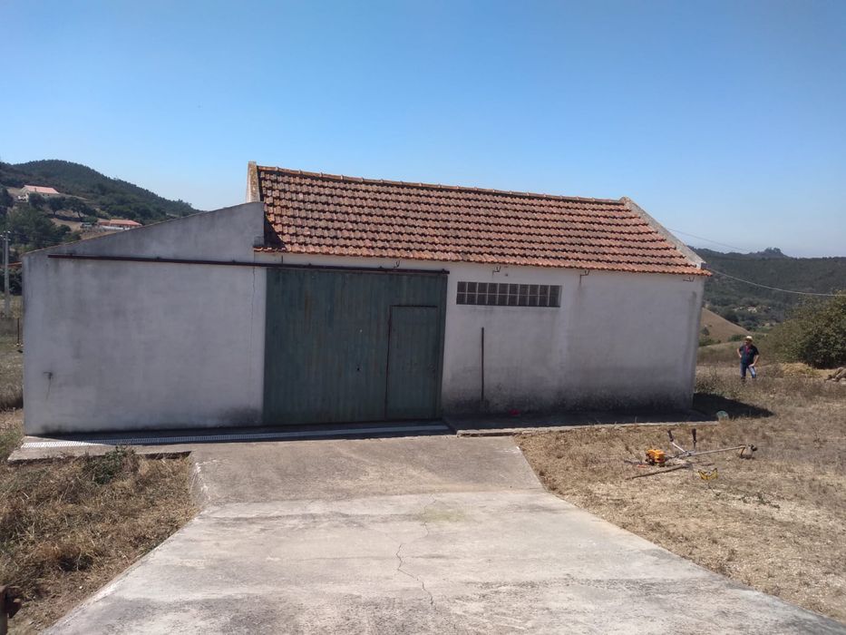 Armazém e Terreno 670m2