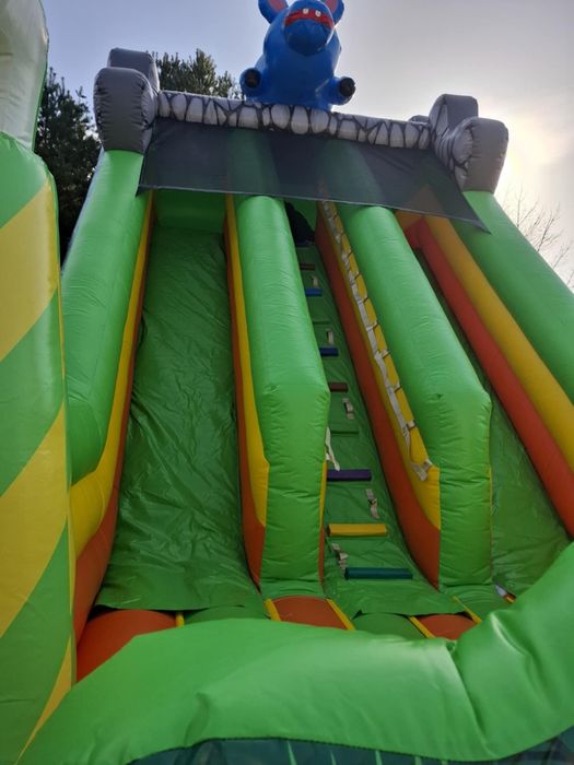 Wynajem dmuchanych zjeżdżalni, maszyny do waty cukrowej i popcornu