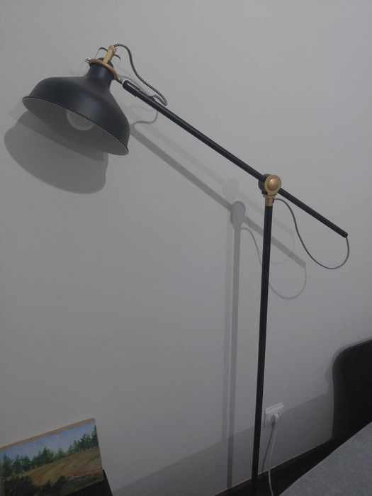 Candeeiro de pé IKEA