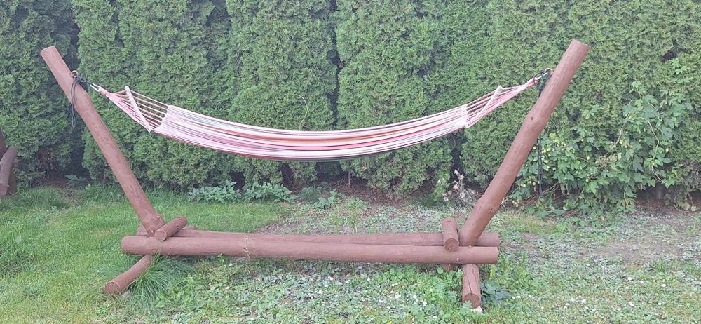 Solidny drewniany stojak na hamak