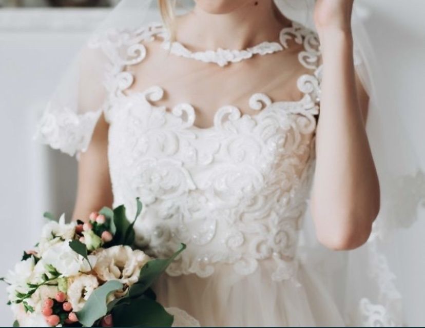 Весільна сукня , колір шампань