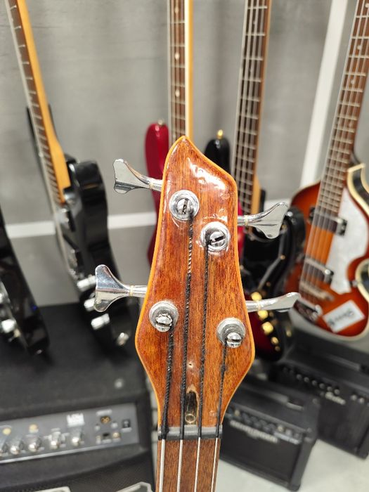 Gitara basowa bezprogowa NoName