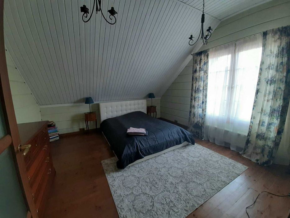 Дом 950кв. ,VIP уровня,на берегу озера, 7 спален.Бассейн с подогревом.