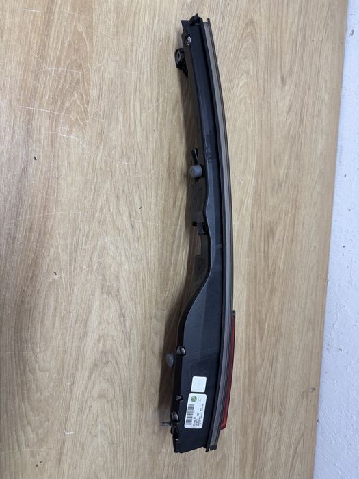 Lampa klapy lewy tyl Porsche Panamera 971 ciemna, Europa