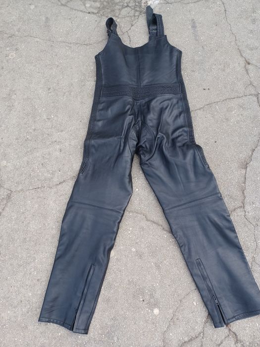 Vendo calças de cabedal da  Casa das peles