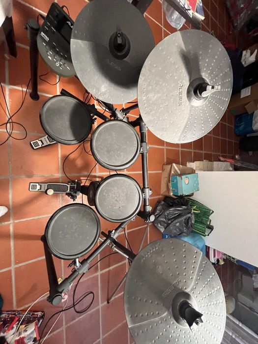 Bateria eletrónica alesis nitro mesh