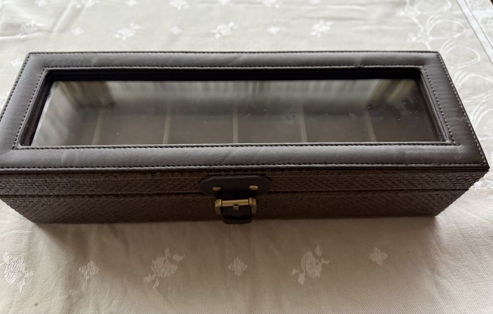 Шкатулка для хранения часов