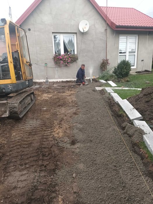 Usługi koparką transport