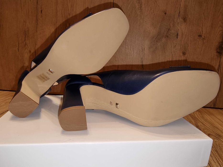 Czółenka Hego's granatowe 40