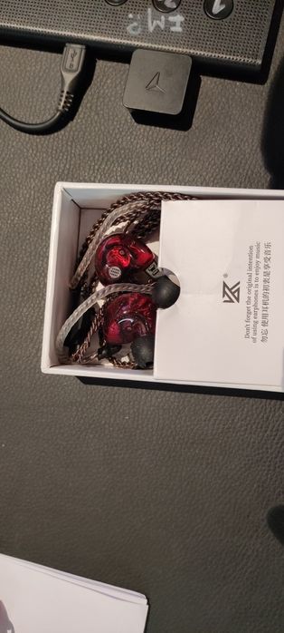 In ears Kz e Fender e PM1 Behringer.