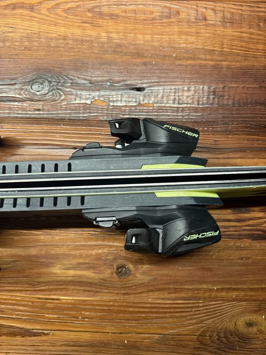 Narty Fischer RC4 WC JR FIS 115 cm + kije GRATIS