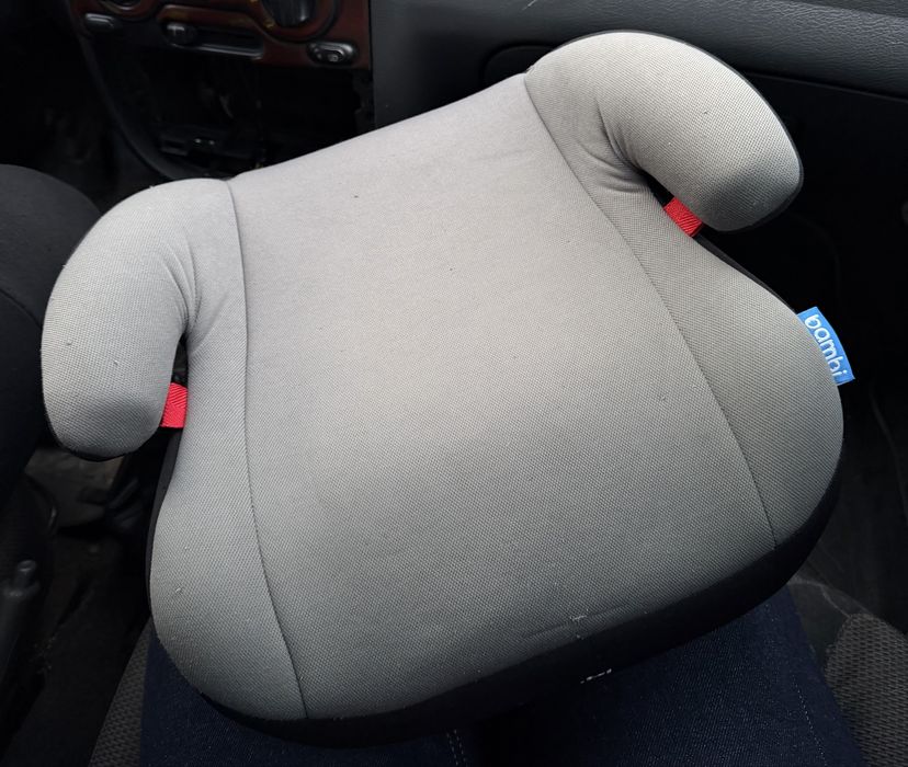 Автокрісло-бустер Bambi