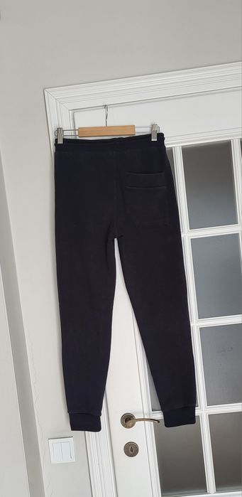 spodnie czarne dresowe joggery, Reserved, w rozmiarze 158 cm dla chłopca