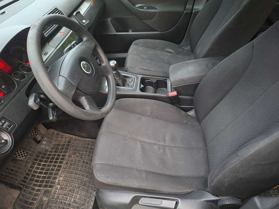 VW Passat B6 kombi (uszkodzony )