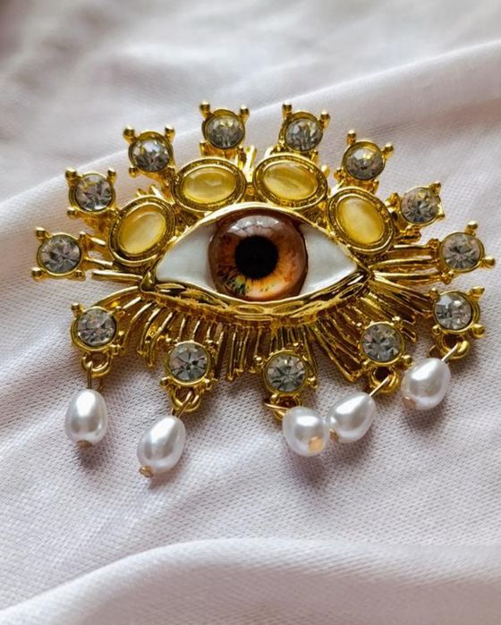 Унікальні брошки око Скіапареллі стиль . різні