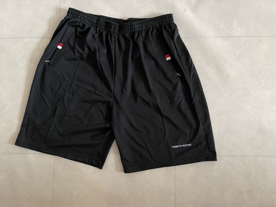 Krótkie spodenki Tommy Hilfiger kolor stalowy