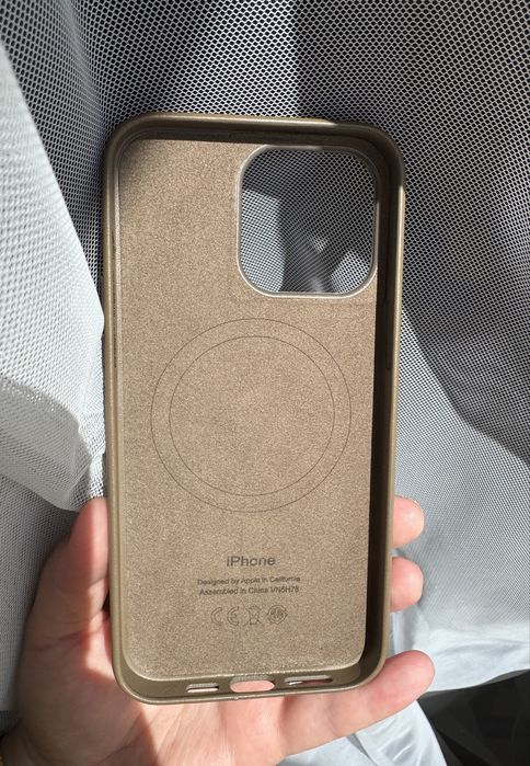 Чохол на iPhone 15 Pro Max (коричневий)