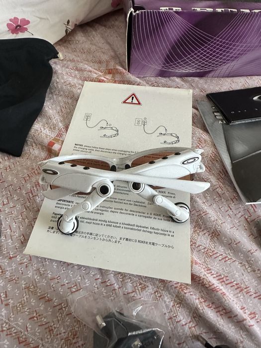 Oakley O ROKR  parceria com a Motorola