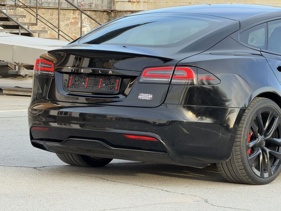 TESLA PLAID 2024 1033 к.с.
