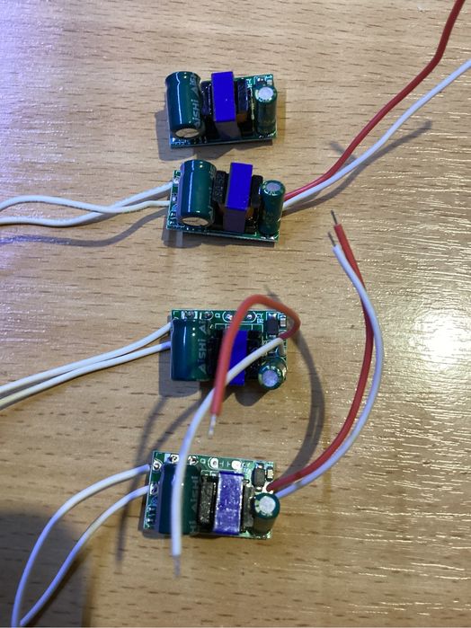 Адаптер с 220 в в 3 в .