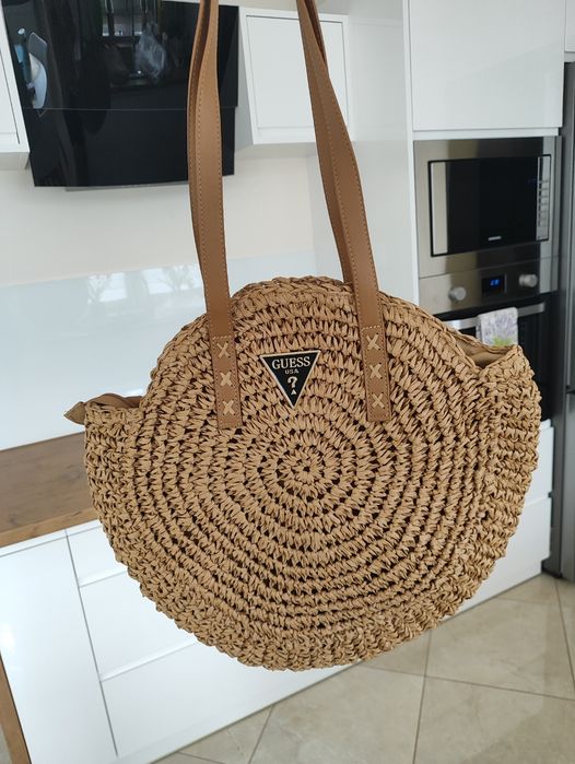 Torba na ramię torebka damska słomiana zasuwana pleciona kremowa beżowa Guess Outlet okrągła ciemna