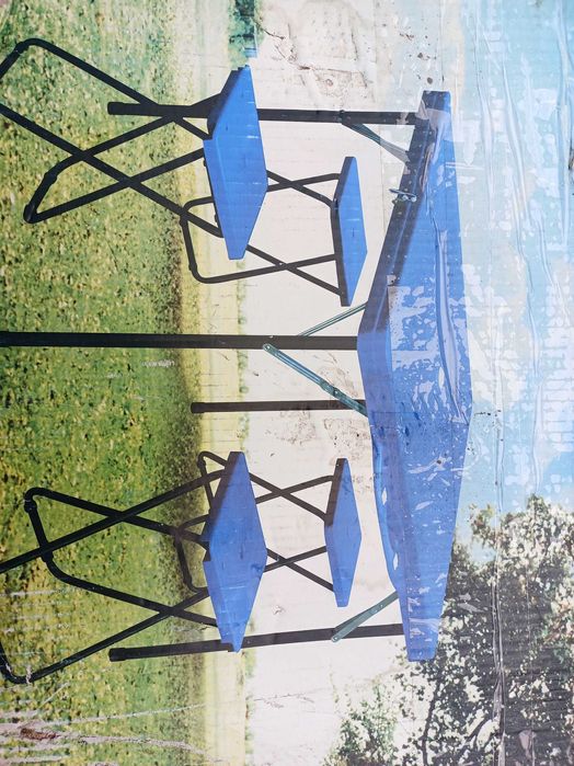 Разборной стол с четырьмя стульями,столик,4 стула