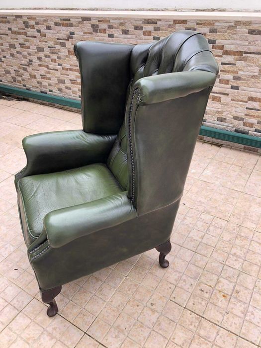 Cadeirão Chesterfield poltrona vintage Inglesa 100% Pele Ler descrição