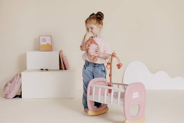 Колиска для ляльки Smoby Бебі Ньорс Терракотова пудра з мобілем 220390